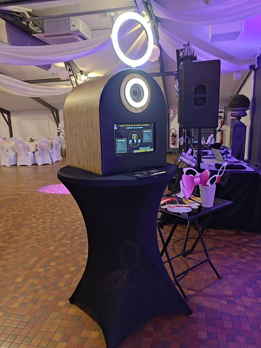 Louez votre photomaton pour votre anniversaire à Lyon en Rhône-Alpes 69