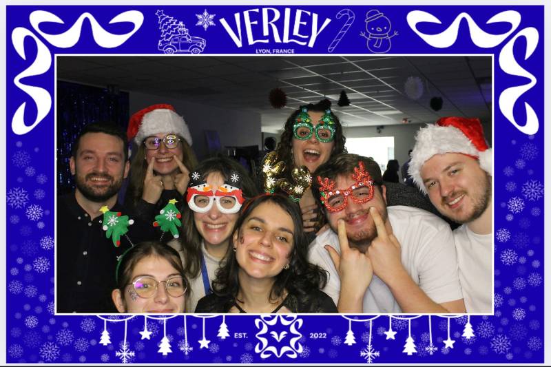 Location de borne photo pour une soirée d'entreprise de fin d'année sur Lyon et sa région