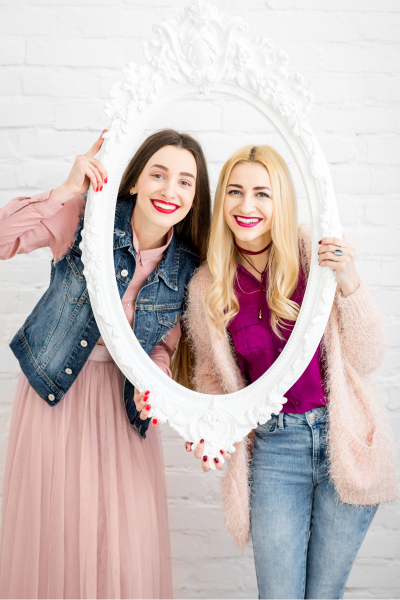 Location de photobooth et livre d'or audio unique et intemporel sur Lyon et ses environs