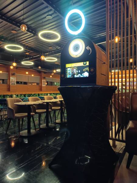 Location de photobooth pour une soirée d'entreprise au Sahne Lyon de Saint Bonnet de Mure pour l'entreprise DHL