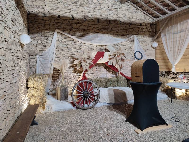 Location d'un photobooth bohème chic sur Lyon et sa région